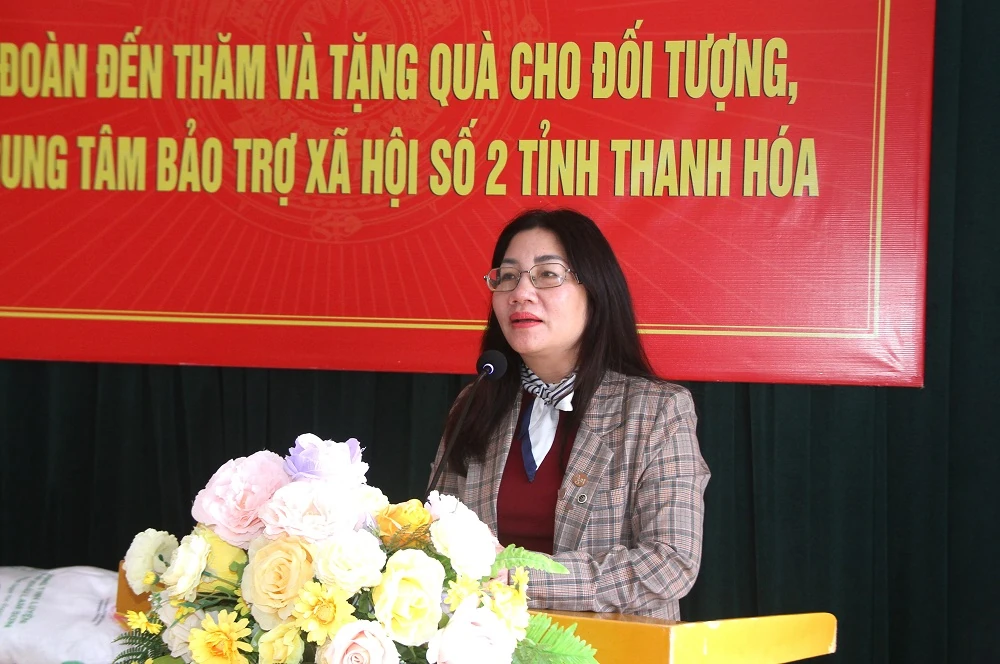 Công ty CP Mía đường Lam Sơn trao quà Tết nhân dịp Xuân Bính Ngọ 2026