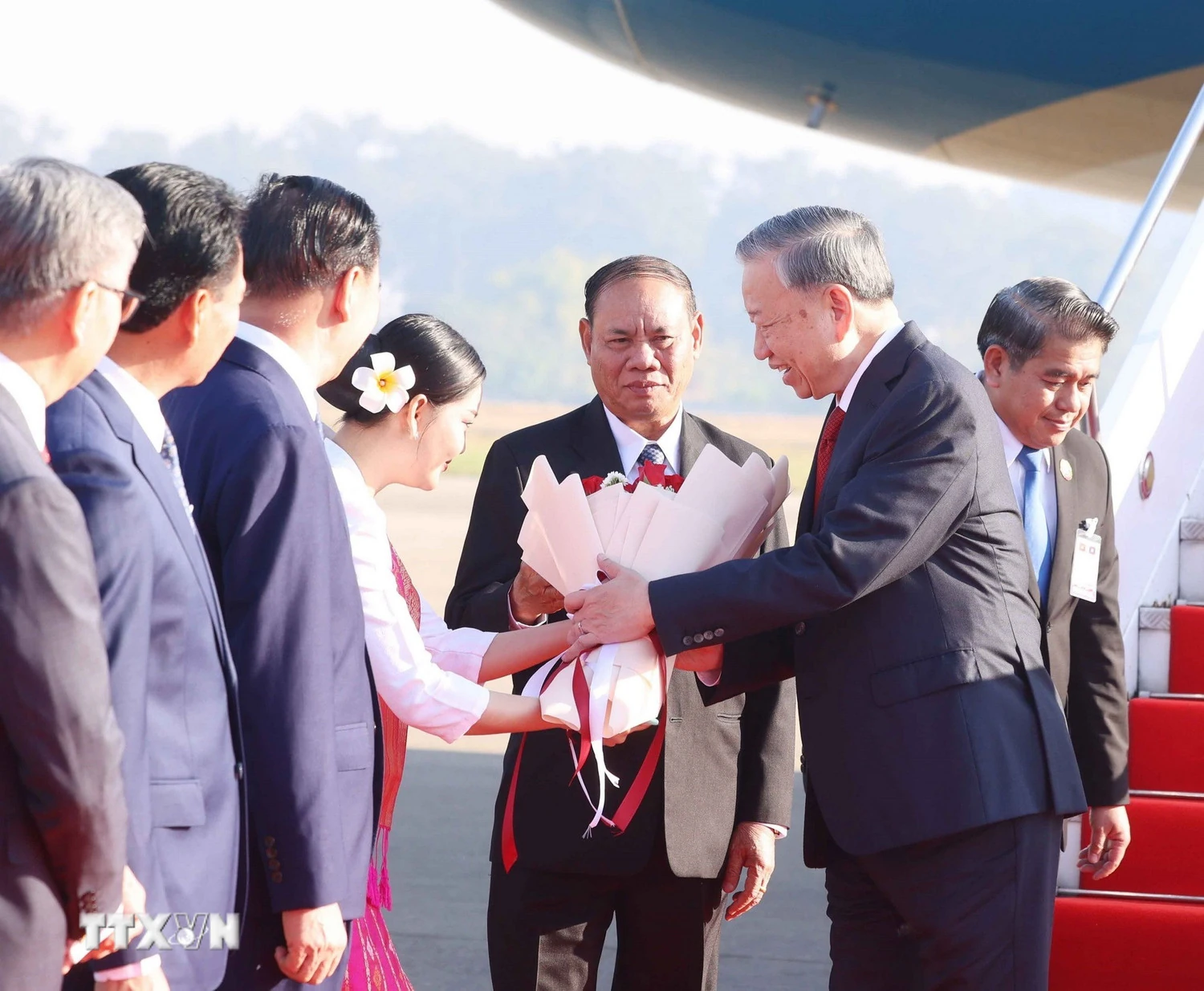 Tổng Bí thư Tô Lâm đến thủ đô Vientiane, bắt đầu thăm cấp Nhà nước tới Lào