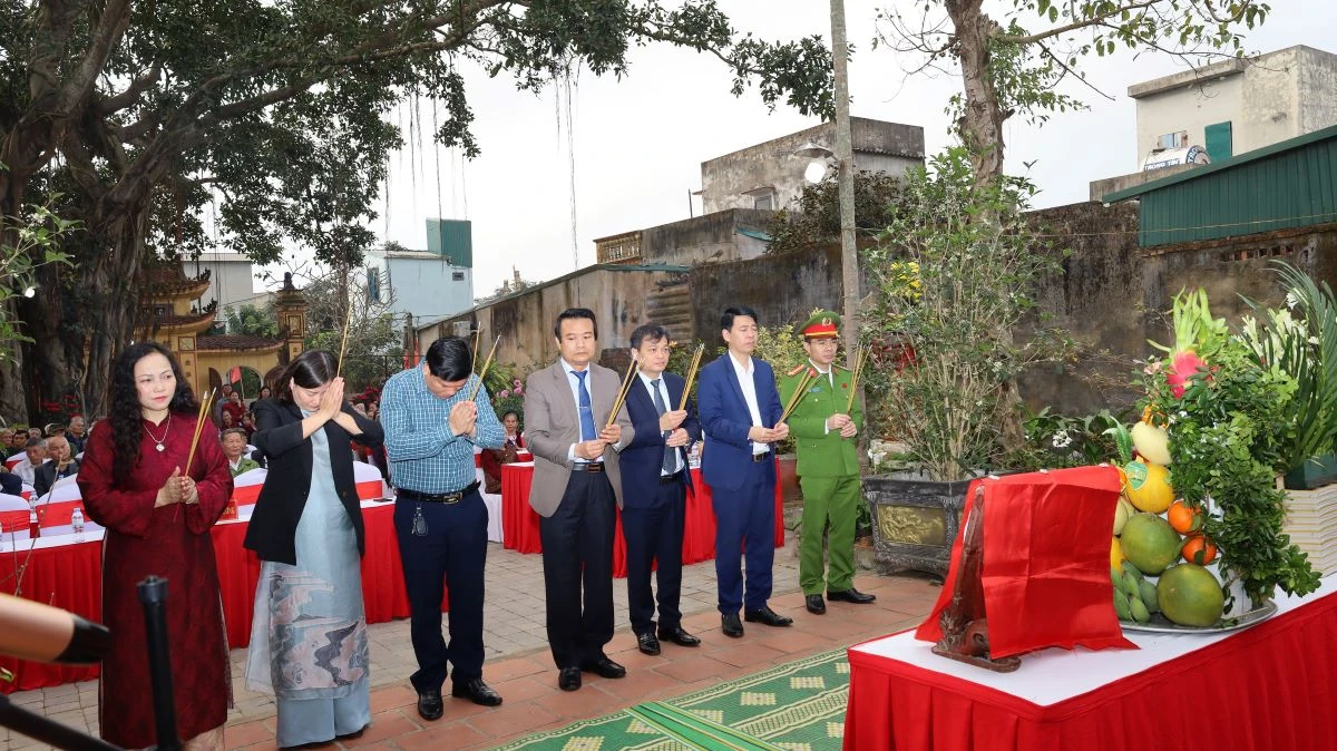 Dâng hương tưởng niệm 599 năm ngày mất Tướng công Lê Thành và quận phu nhân