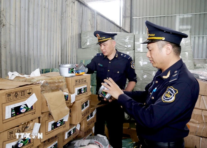 Thủ tướng y&ecirc;u cầu kh&ocirc;ng để thiếu h&agrave;ng, tăng gi&aacute; bất hợp l&yacute; dịp Tết B&iacute;nh Ngọ 2026