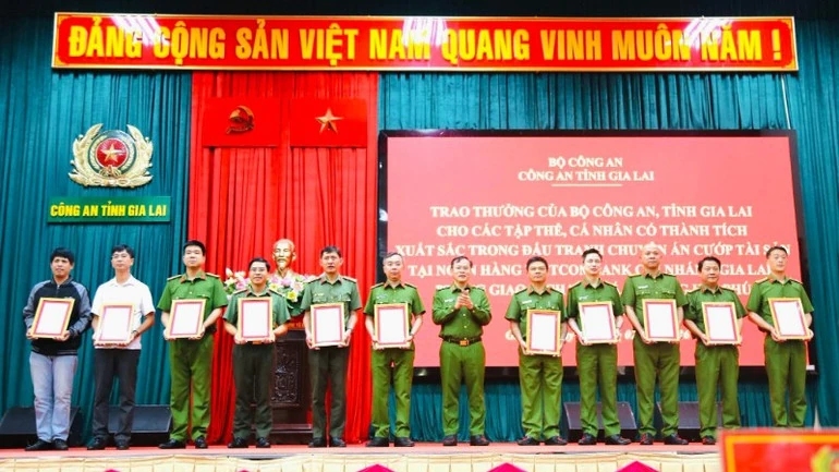 Công an tỉnh Gia Lai thông tin vụ cướp ngân hàng Vietcombank, khen thưởng lực lượng phá án