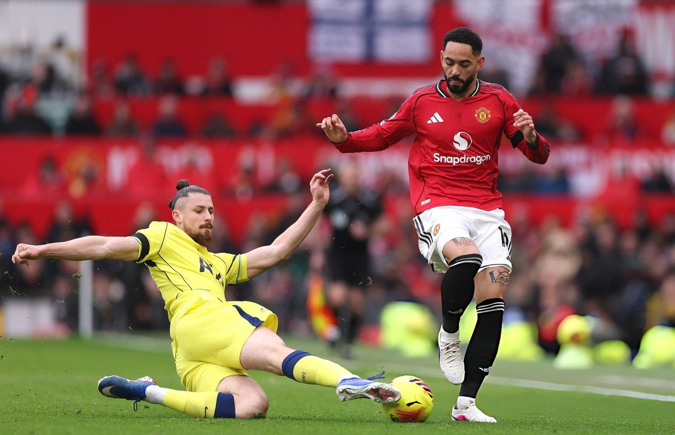 Ninh Bình thua trận thứ hai liên tiếp; Arsenal bứt tốc