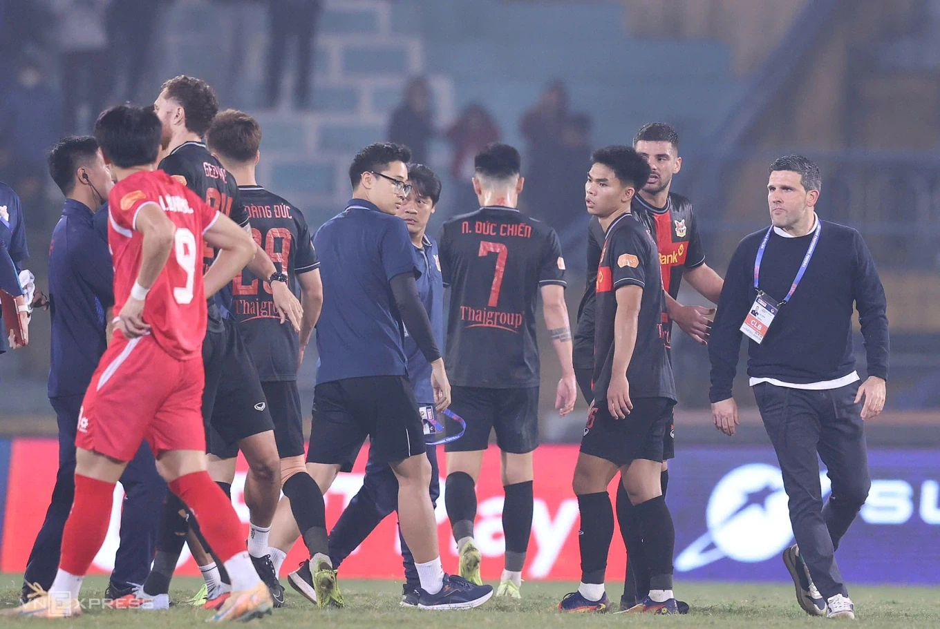 Lionel Messi trở lại châu Âu khoác áo Galatasaray?; Án phạt nặng cho HLV Ninh Bình FC