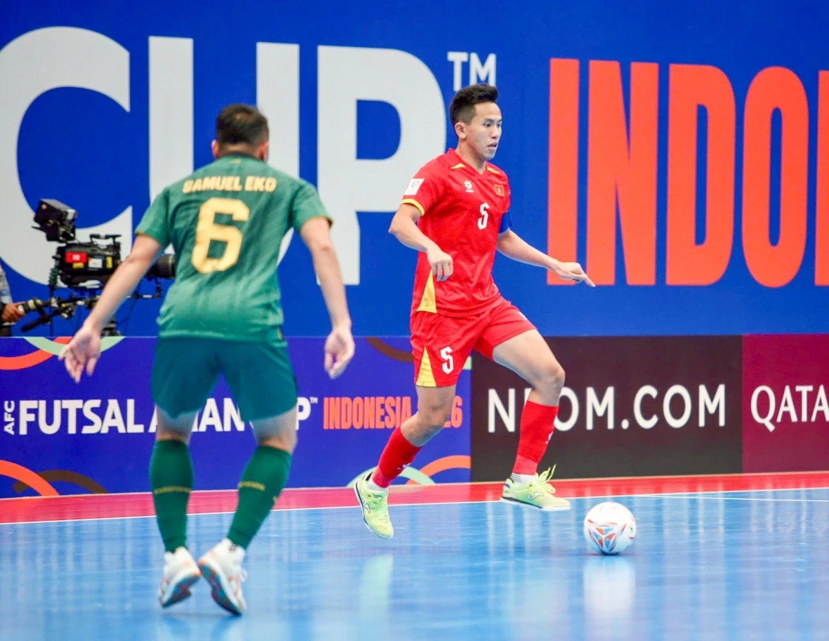Chủ tịch FIFA đề xuất gỡ bỏ lệnh cấm với bóng đá Nga; ĐT Futsal Việt Nam dừng bước trước Indonesia