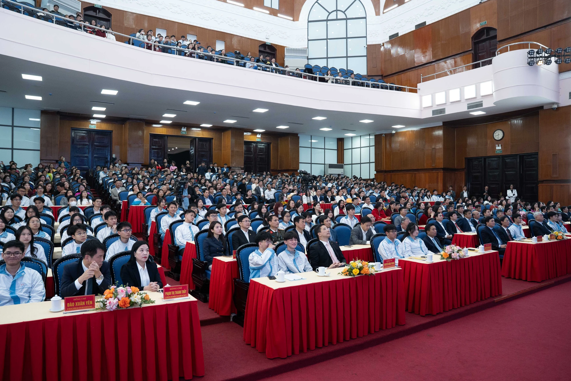 Tuyên dương, trao thưởng cho học sinh, giáo viên có học sinh đoạt giải học sinh giỏi Quốc gia THPT năm học 2025-2026