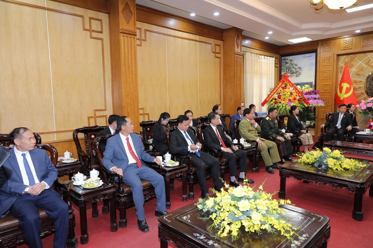 Đoàn đại biểu cấp cao tỉnh Hủa Phăn chúc Tết Bính Ngọ tỉnh Thanh Hóa