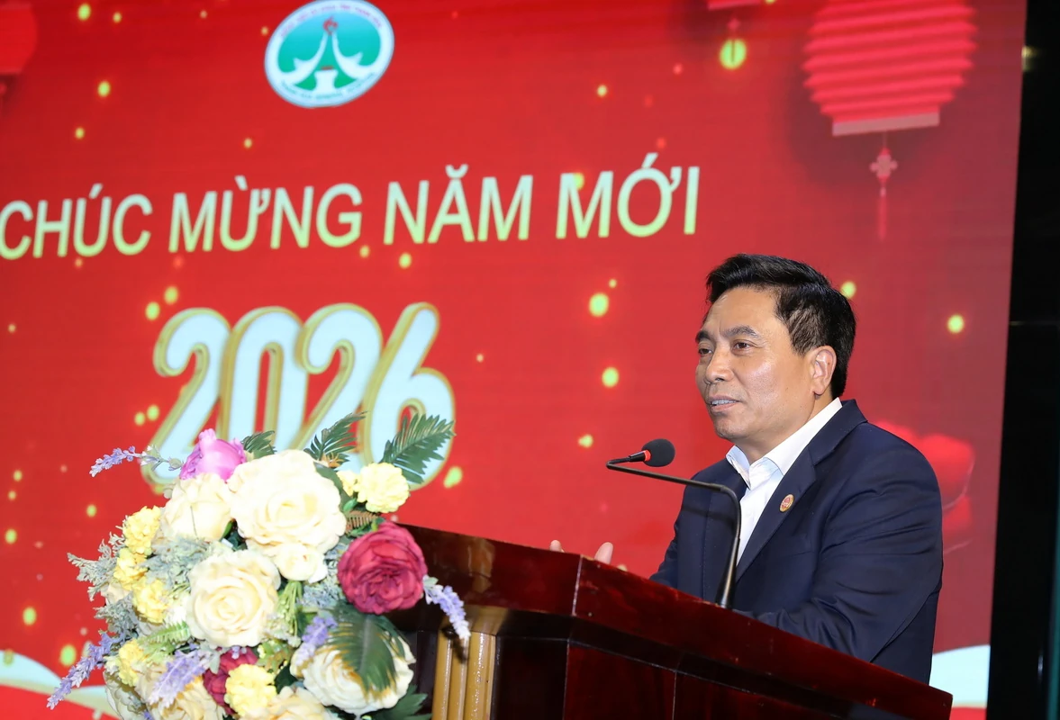 Bí thư Tỉnh ủy Nguyễn Doãn Anh kiểm tra công tác chăm sóc người bệnh dịp Tết Nguyên đán Bính Ngọ