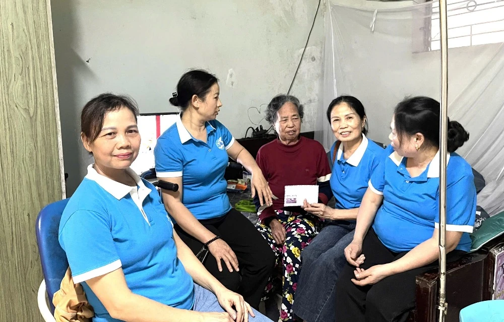 Gần 6 tỷ đồng tặng quà, mô hình sinh kế cho hội viên, phụ nữ