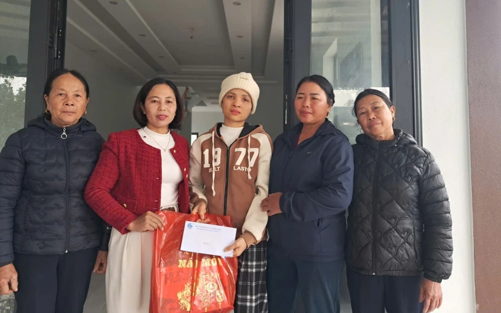 Gần 6 tỷ đồng tặng quà, mô hình sinh kế cho hội viên, phụ nữ