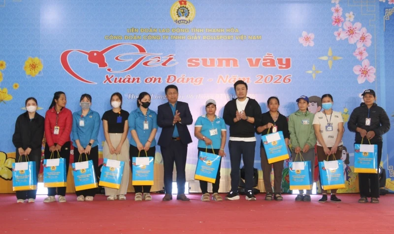 Doanh nghiệp FDI chăm lo Tết cho người lao động