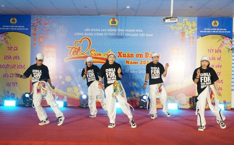 Doanh nghiệp FDI chăm lo Tết cho người lao động