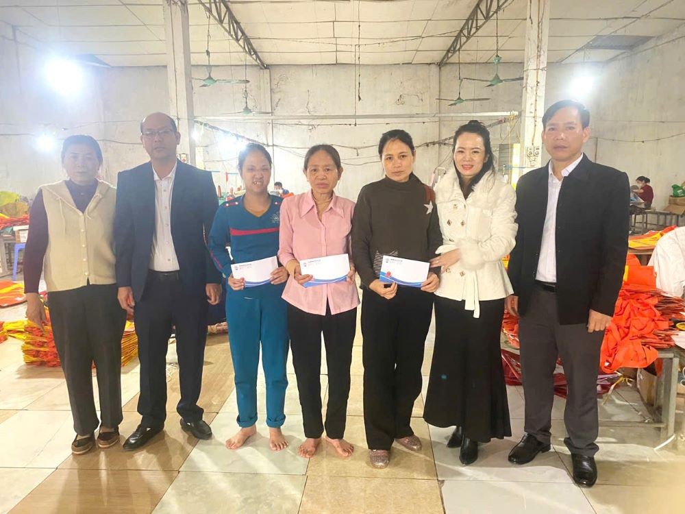 Liên minh HTX tỉnh thăm, tặng quà Tết thành viên có hoàn cảnh khó khăn