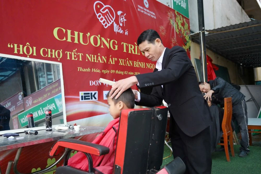 Hội chợ “Tết Nhân ái” Xuân Bính Ngọ hỗ trợ 430 người có hoàn cảnh khó khăn