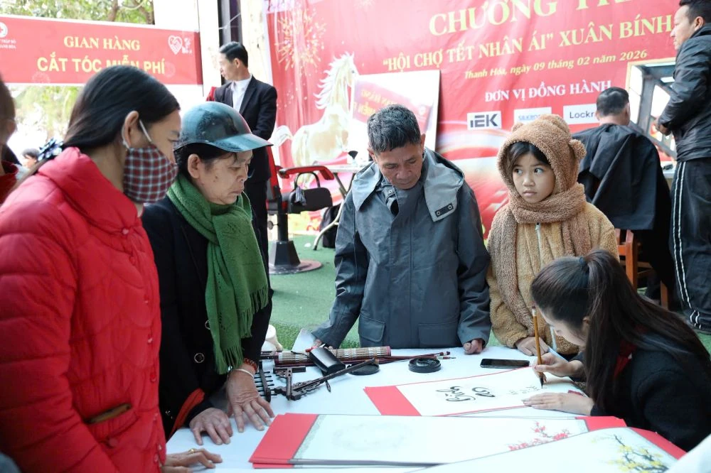 Hội chợ “Tết Nhân ái” Xuân Bính Ngọ hỗ trợ 430 người có hoàn cảnh khó khăn