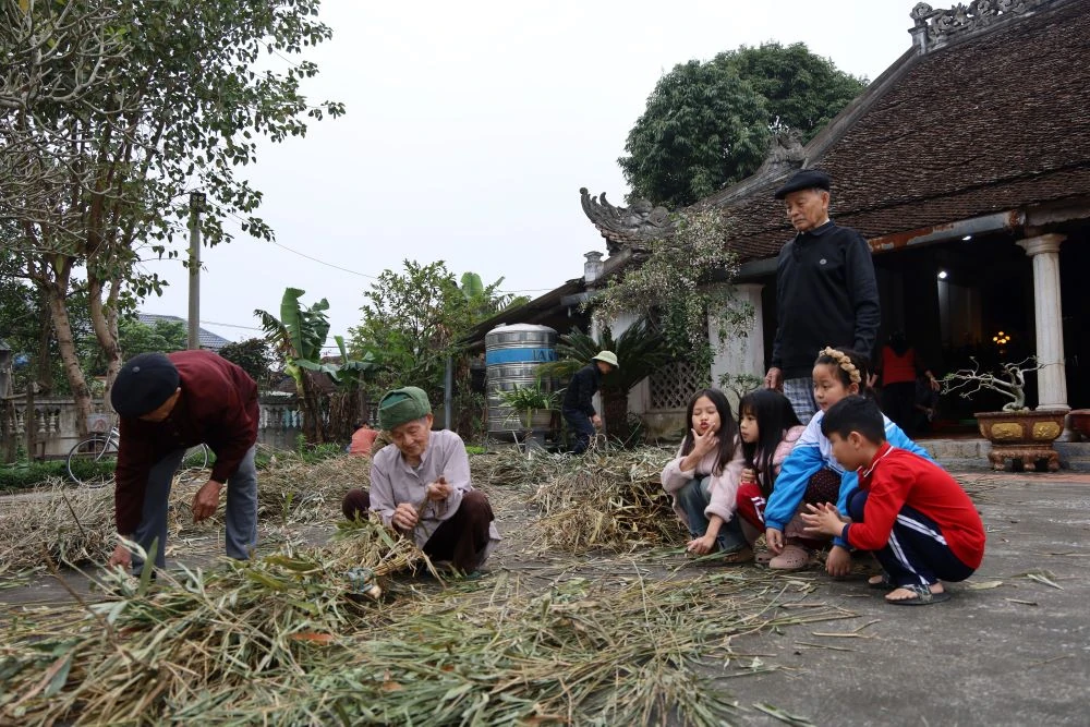 Rộn ràng trước ngày đốt Đình liệu