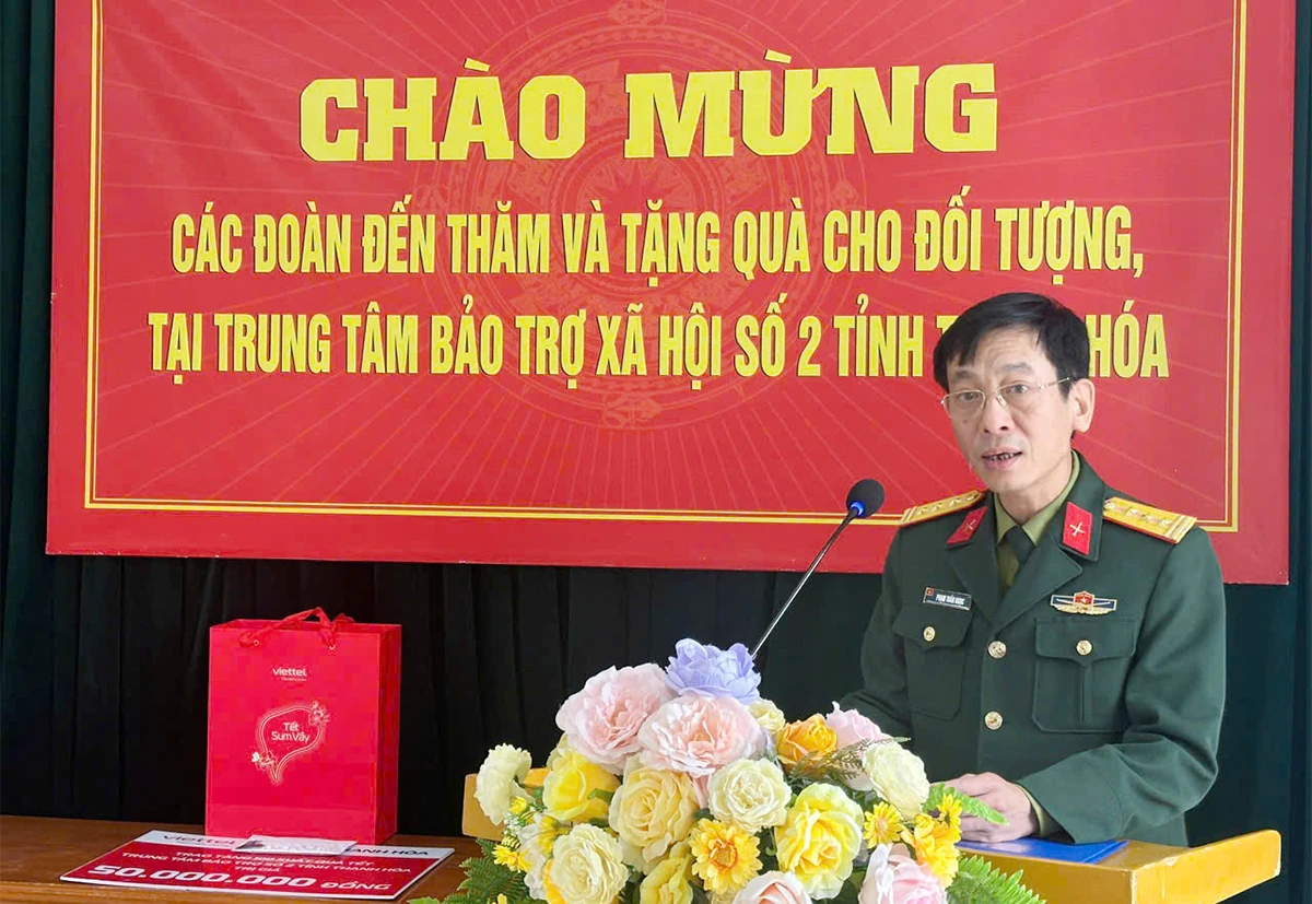 Viettel Thanh Hóa trao 100 suất quà tết tại trung tâm bảo trợ xã hội số 2