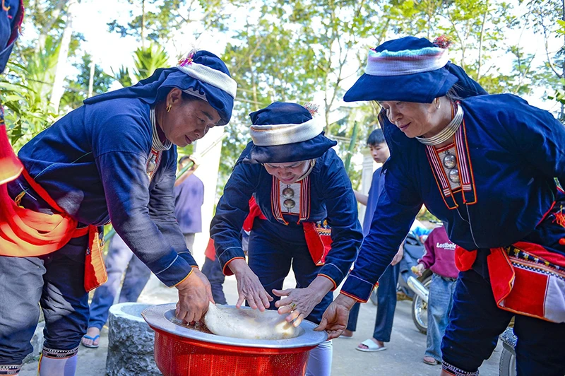 Gìn giữ cội nguồn qua phong tục Tết năm cùng của người Dao