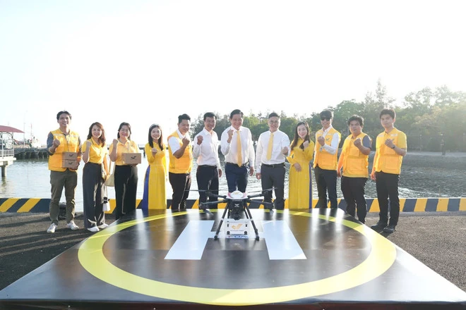 Lần đầu tiên triển khai UAV giao hàng xuyên biển ở Việt Nam