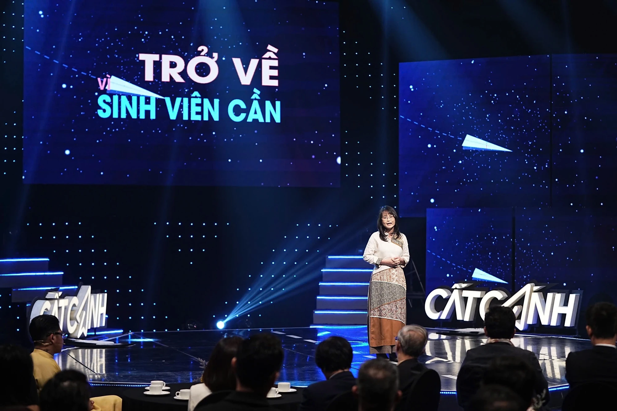 [E-Magazine] Trò chuyện đầu xuân: Từ đất học đến nhà khoa học