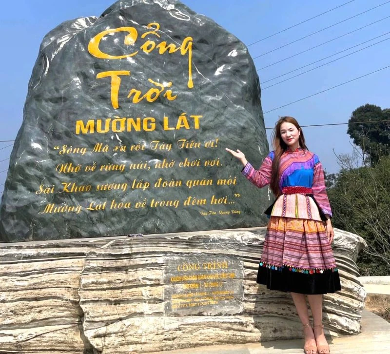 “Cổng trời” Trung Lý - điểm check-in rộn ràng những ngày giáp Tết