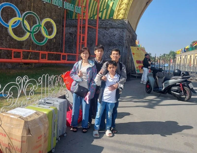 Ngày Tết - Đi xa là để trở về