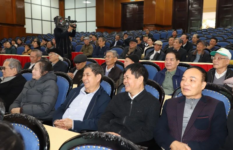 UBND tỉnh Thanh Hóa gặp mặt cán bộ hưu trí qua các thời kỳ