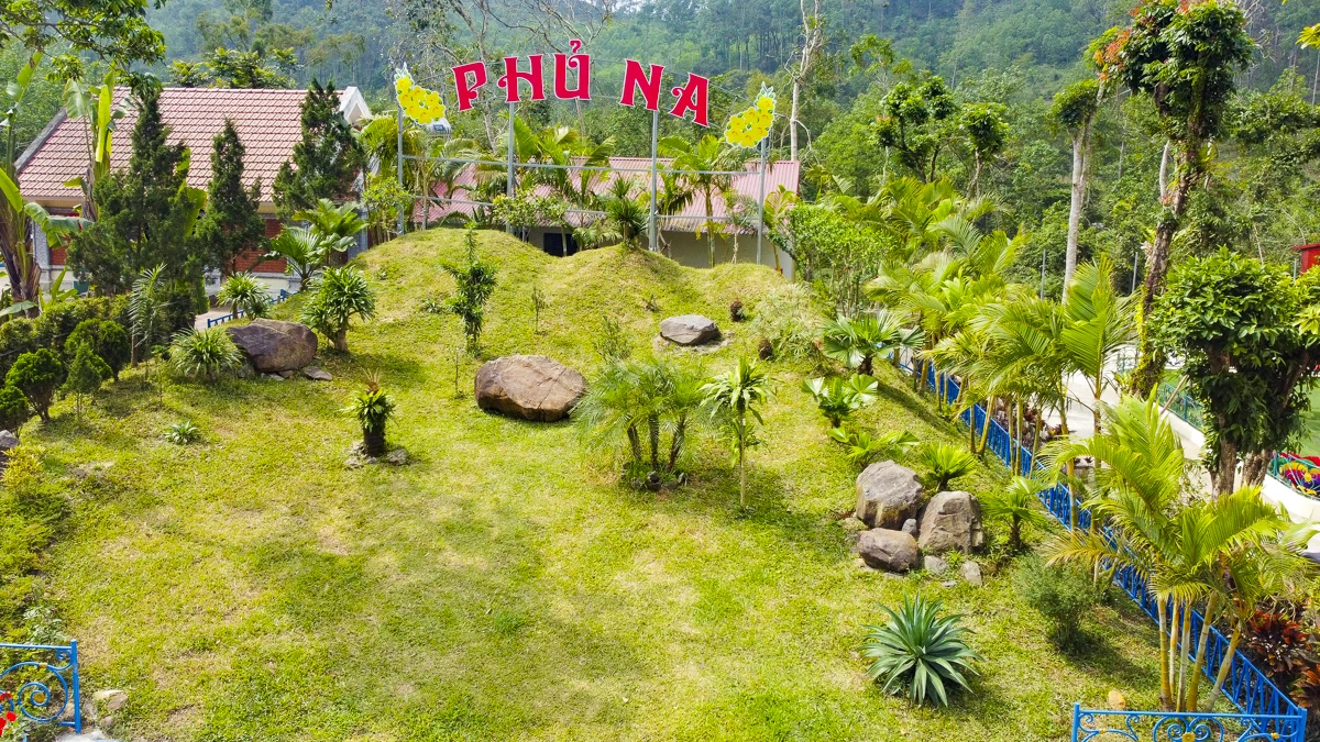 Phủ Na rực rỡ diện mạo mới, sẵn sàng đón xuân Bính Ngọ