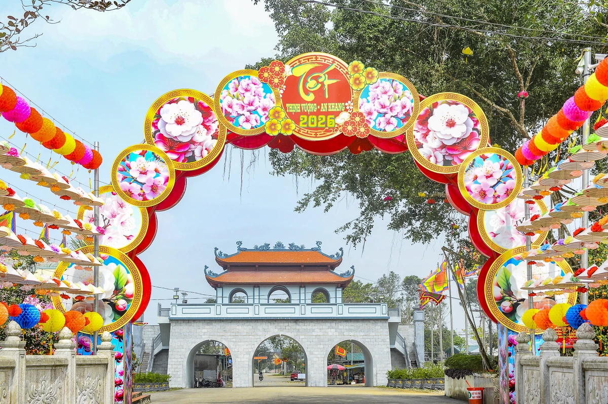 Phủ Na rực rỡ diện mạo mới, sẵn sàng đón xuân Bính Ngọ