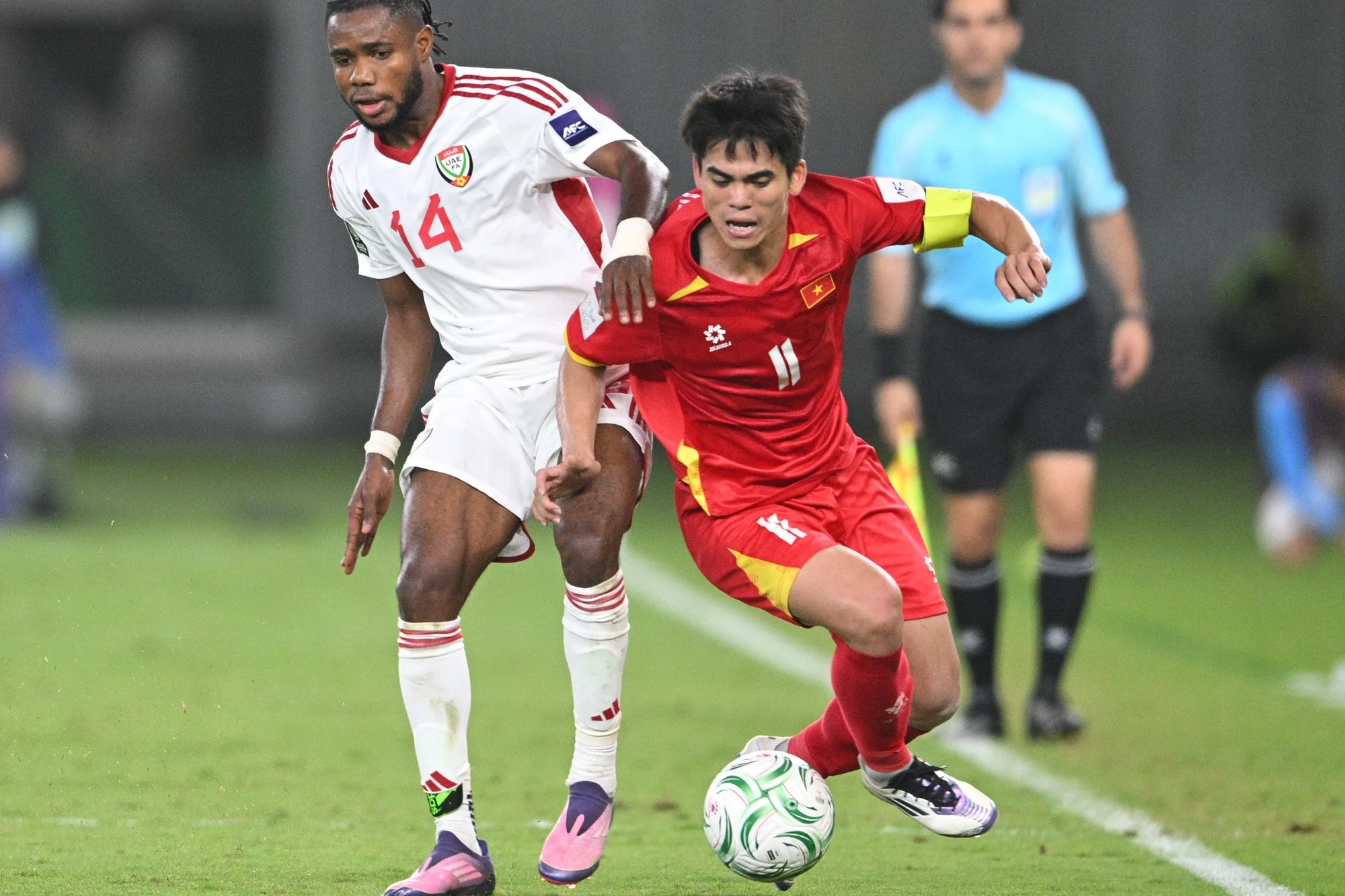 Bóng đá Việt Nam có suất đặc cách tham dự Asiad 2026; Man Utd thoát hiểm kịch tính