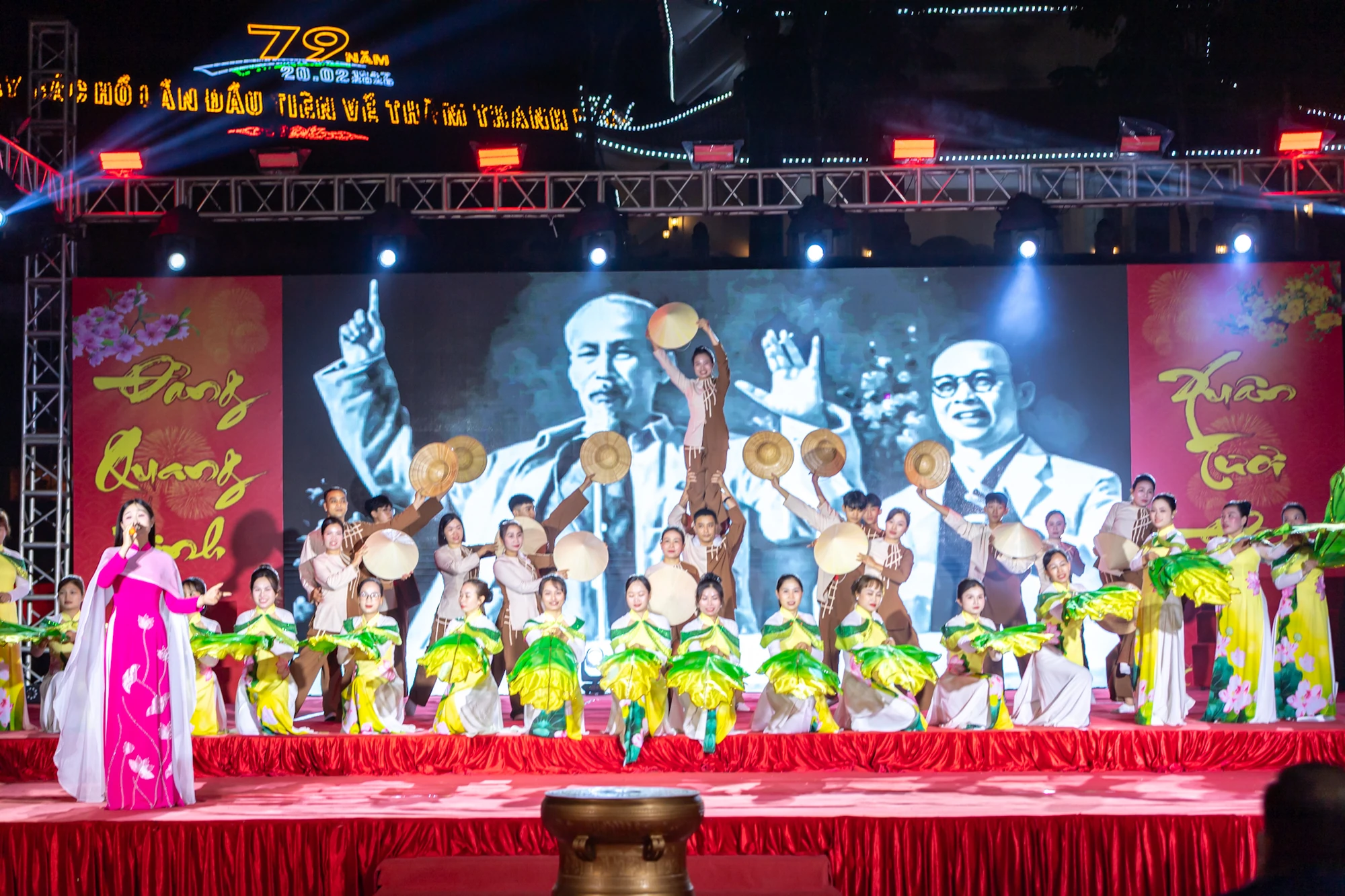 “Tưng bừng sắc xuân - Rộn ràng niềm tin” - bản hòa ca mùa xuân dâng Đảng