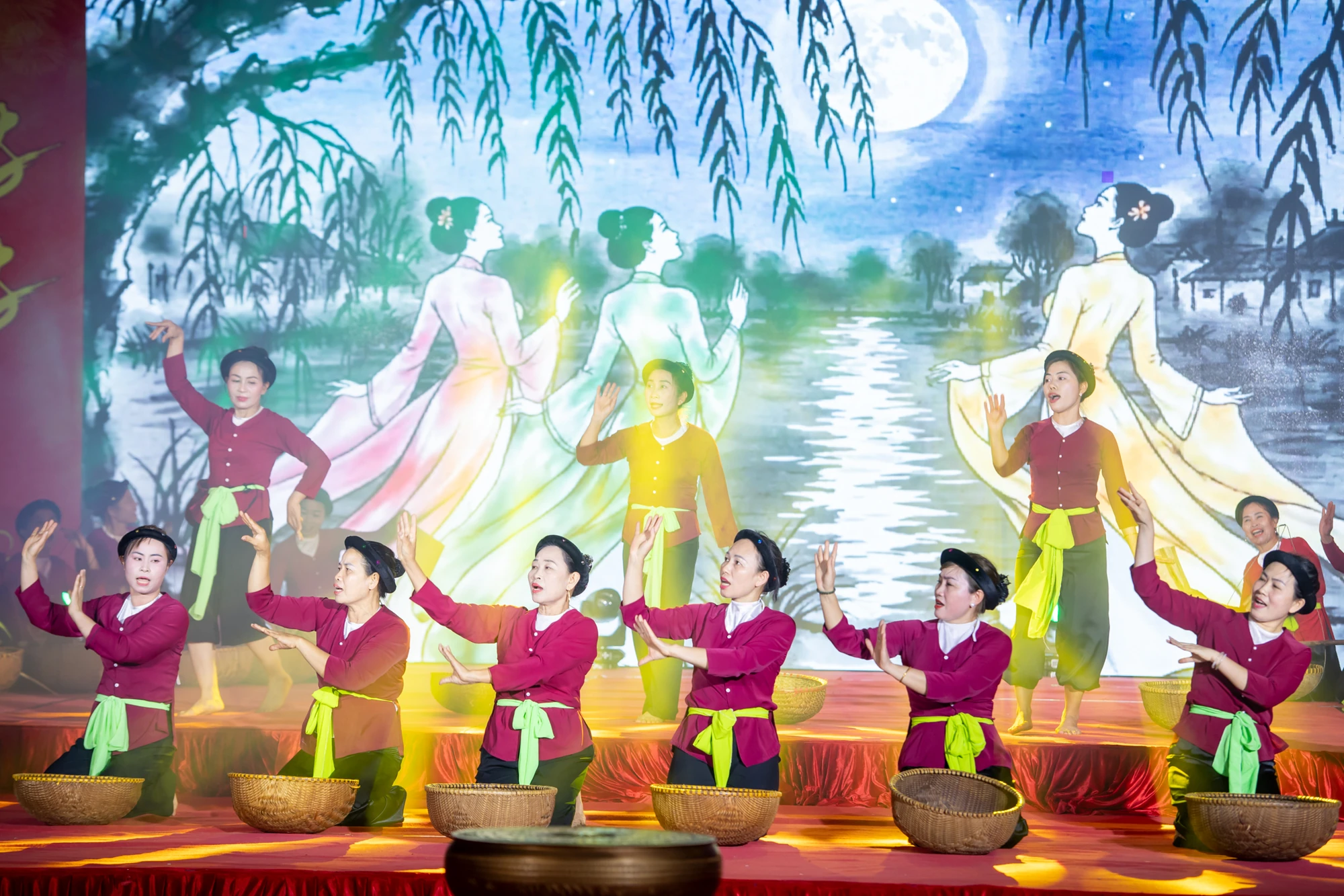 “Tưng bừng sắc xuân - Rộn ràng niềm tin” - bản hòa ca mùa xuân dâng Đảng