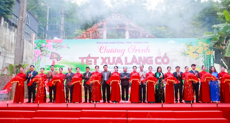 Rộn ràng không khí Tết xưa làng cổ Đông Sơn