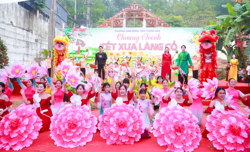 Rộn ràng không khí Tết xưa làng cổ Đông Sơn