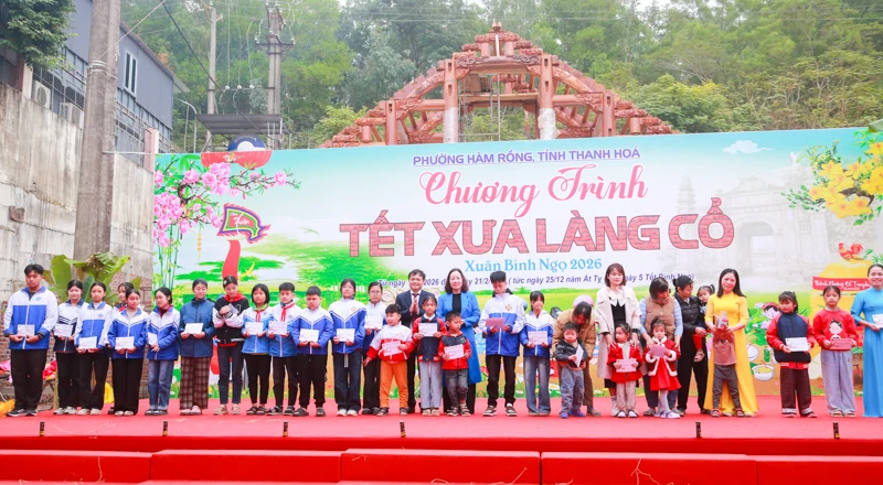 Rộn ràng không khí Tết xưa làng cổ Đông Sơn