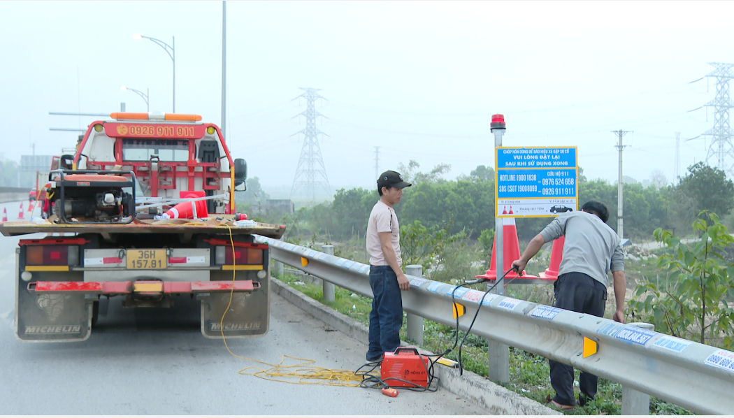 Bổ sung biển cảnh báo, phòng ngừa tai nạn giao thông trên cao tốc