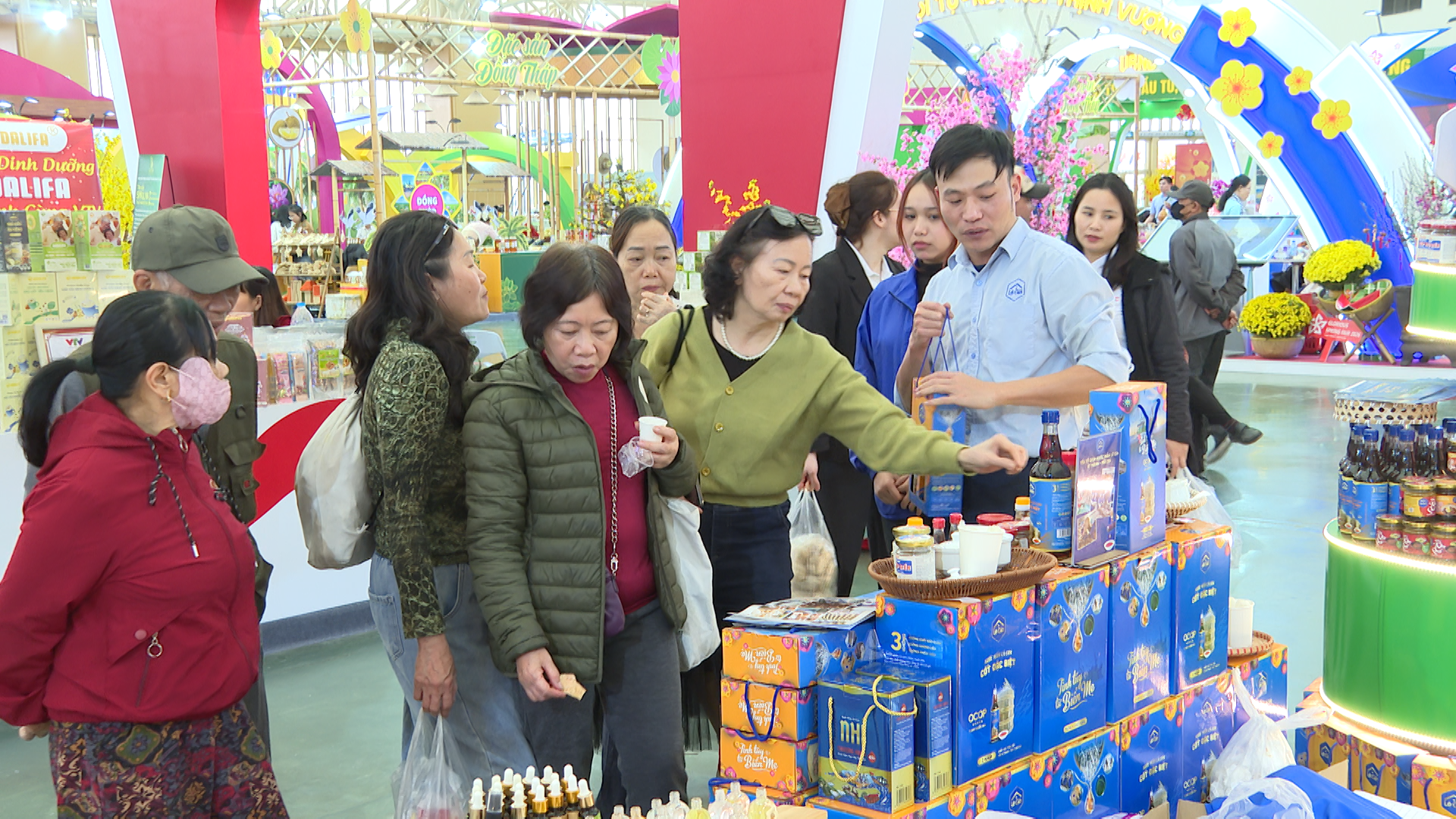 Gần 25 nghìn lượt khách tham quan gian hàng Thanh Hóa tại Hội chợ Mùa Xuân