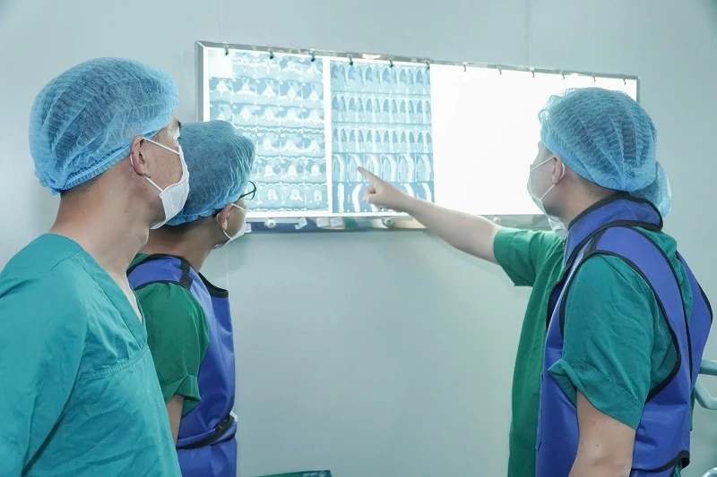 Thêm một bệnh viện tại Thanh Hóa làm chủ kỹ thuật bắt vít cột sống qua da