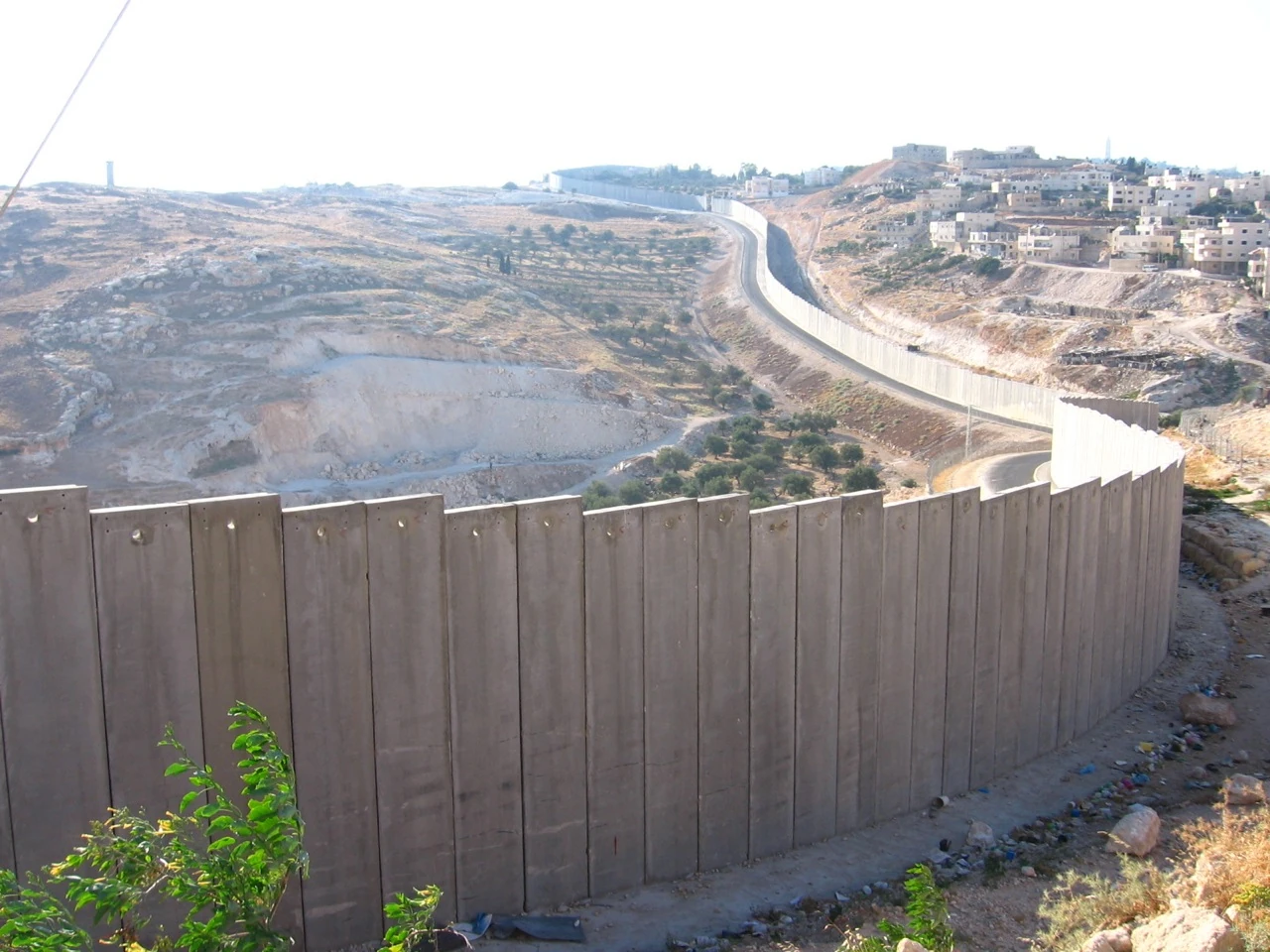 Israel phê chuẩn các bước mở rộng kiểm soát tại Bờ Tây