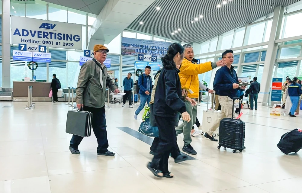 Những chuyến bay chở ngày xuân đoàn tụ