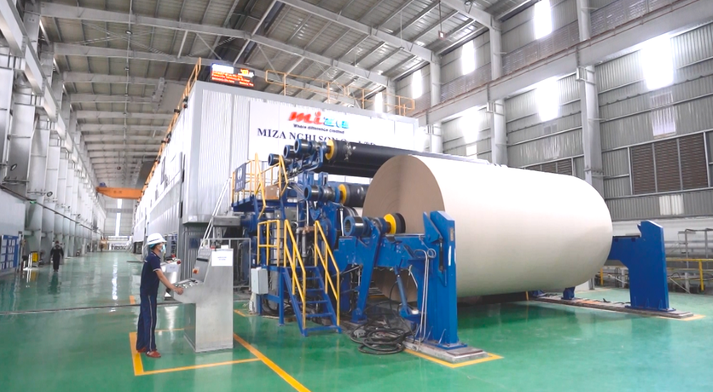 Nhà máy “đỏ lửa” xuyên Tết