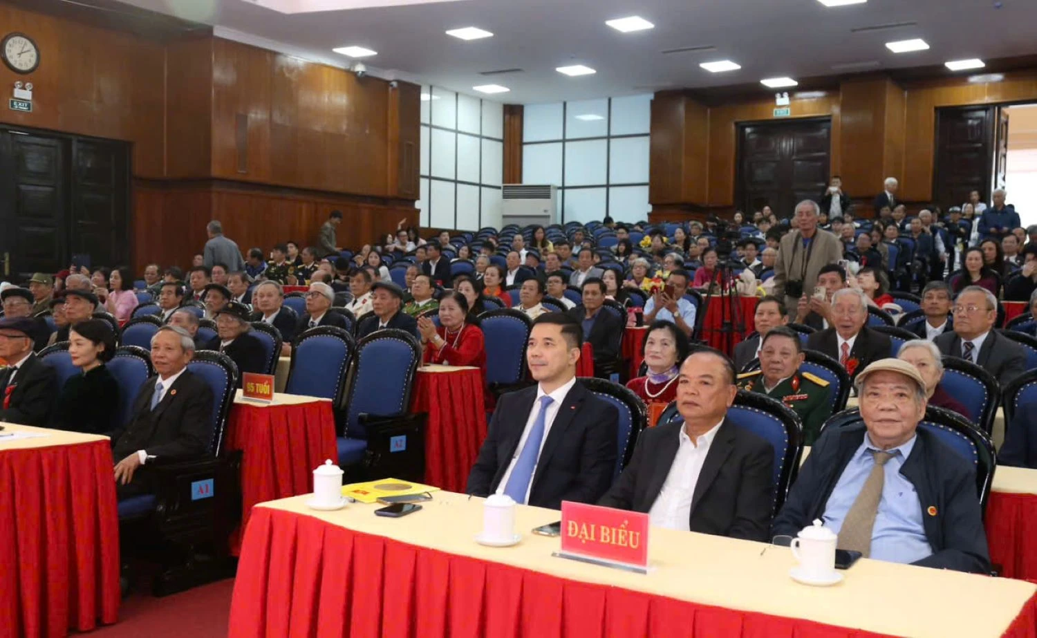 Phó Bí thư Thường trực Tỉnh ủy Nguyễn Hồng Phong chúc thọ CLB Hàm Rồng, kiểm tra công tác lễ hội đầu năm tại Đền Bà Triệu