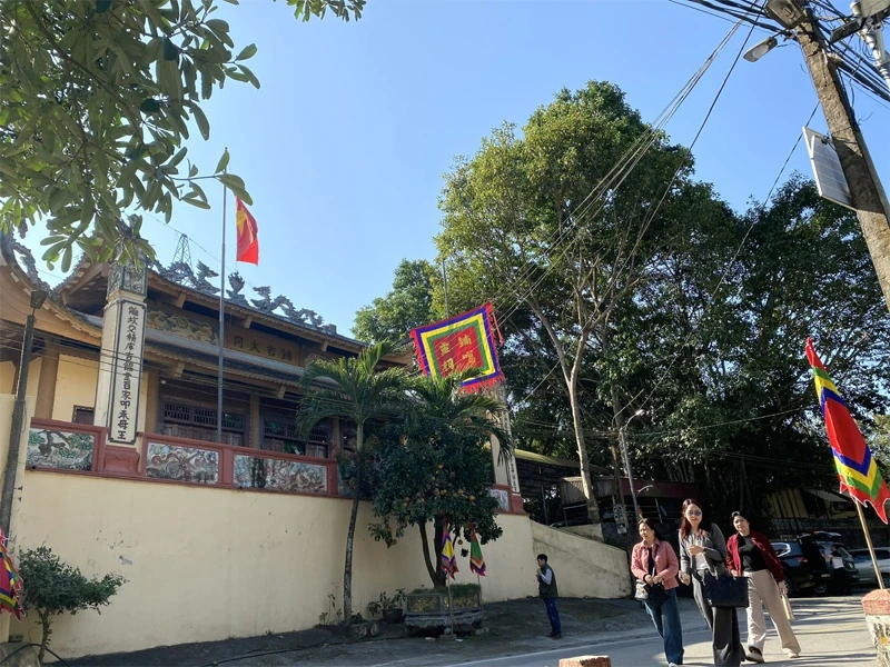 Xuân trên miền di tích