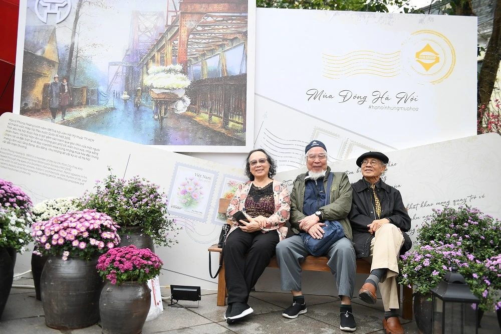 Hà Nội, Sa Pa, Hạ Long, Hà Nam nhộn nhịp khách du xuân ngay từ những ngày đầu năm mới