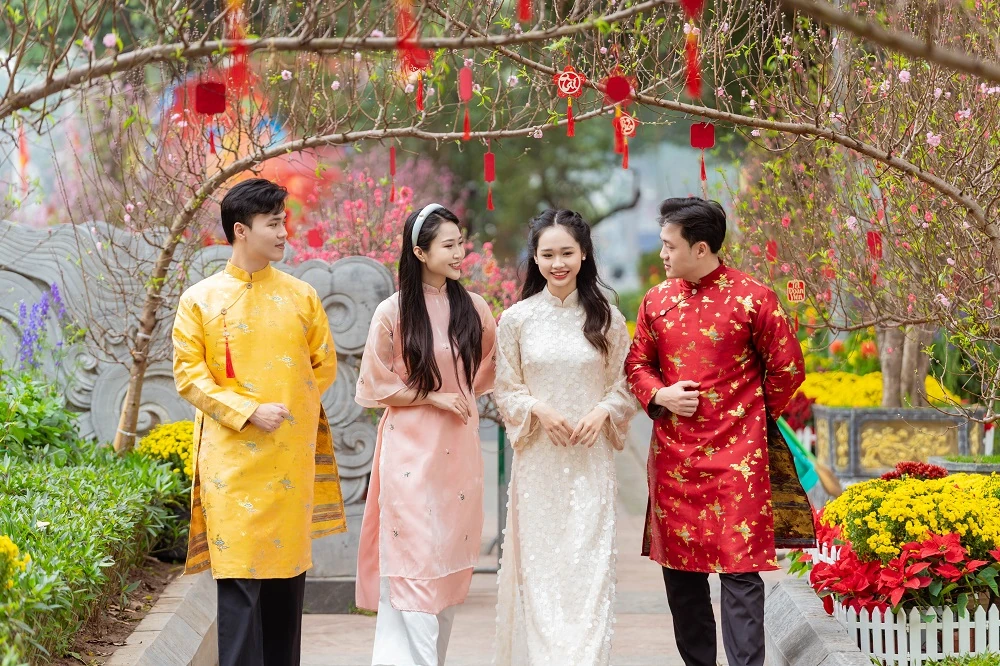 Hà Nội, Sa Pa, Hạ Long, Hà Nam nhộn nhịp khách du xuân ngay từ những ngày đầu năm mới