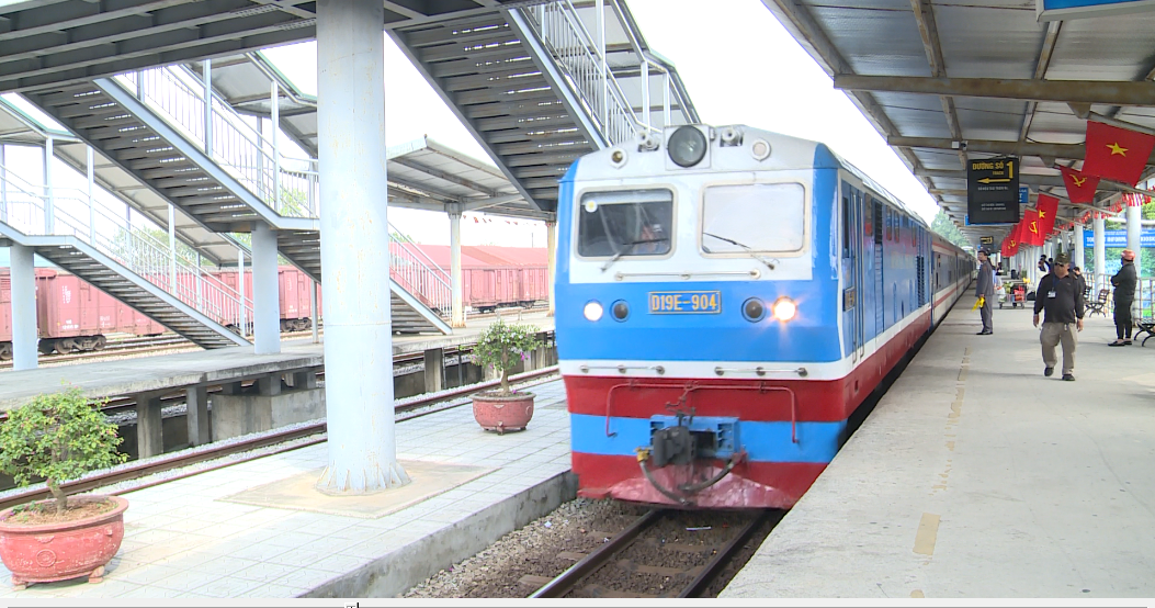 Bến xe, ga tàu ngày cuối năm