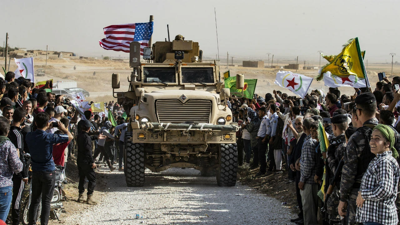 Mỹ rút quân và thiết bị khỏi căn cứ trọng yếu ở đông bắc Syria