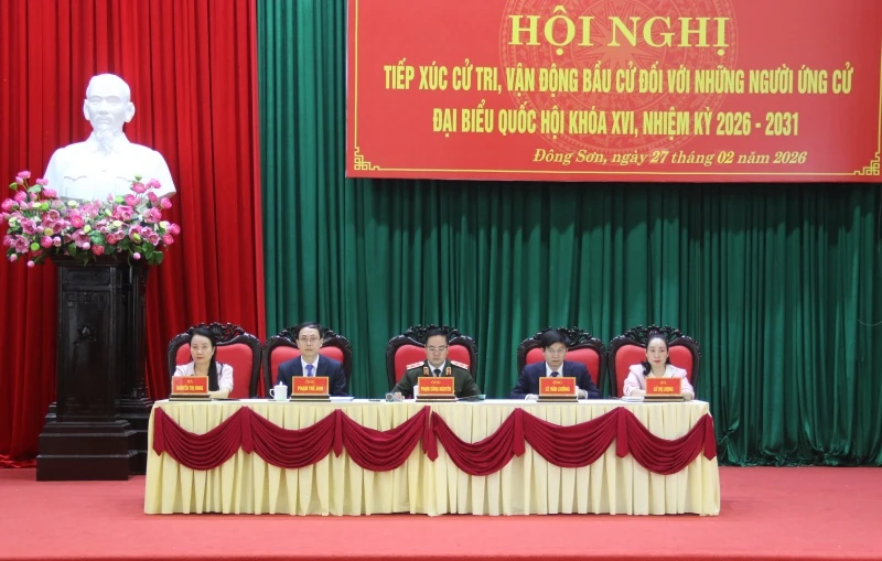 Những người ứng cử ĐBQH khóa XVI tiếp xúc cử tri, vận động bầu cử tại đơn vị bầu cử số 1