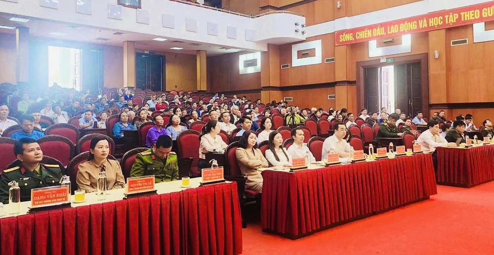 Hội nghị tiếp xúc cử tri, vận động bầu cử với những người ứng cử ĐBQH khóa XVI tại đơn vị bầu cử số 3