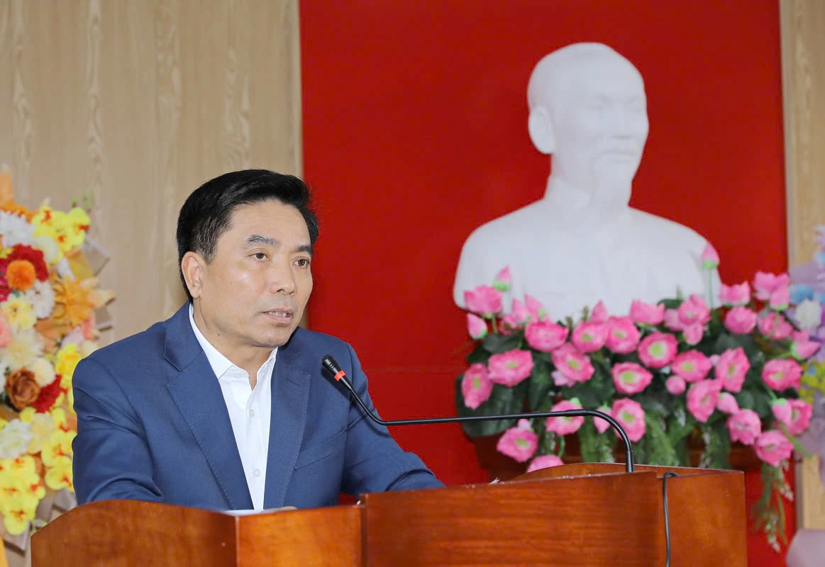 Bí thư Tỉnh ủy Nguyễn Doãn Anh thăm, làm việc tại Trường THPT chuyên Lam Sơn