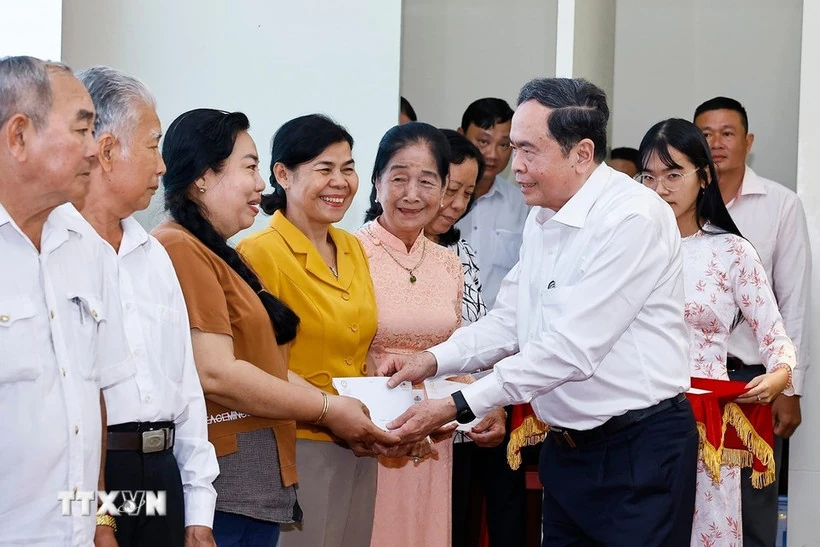 Hơn 3 triệu lượt người có công được tặng quà Tết với tổng kinh phí 2.600 tỷ đồng